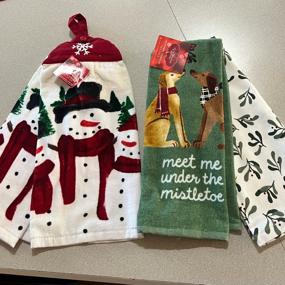 St. Nicholas Square Holiday Kitchen Towel Set of Two